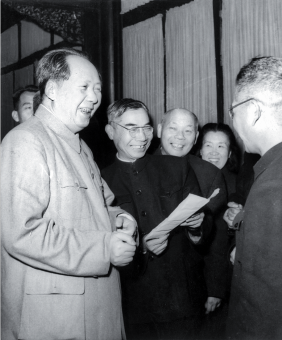 毛澤東、周恩來、鄧小平、胡耀邦等國家領導人與茅以升在一起